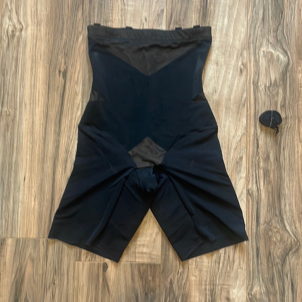 Honey love Sculpt wear size small.